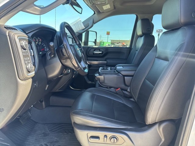 Used 2022 Chevrolet Silverado 2500 LTZ image 2