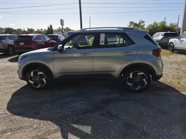 Used 2026 Hyundai Venue SEL FWD image 10