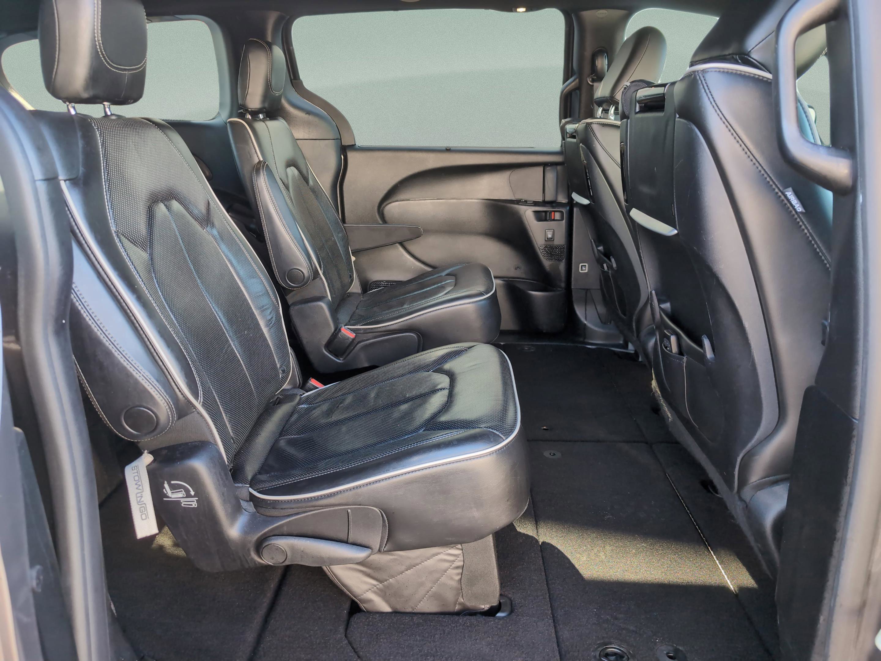 Used 2019 Chrysler Pacifica Limited w/ S Appearance Package image 21