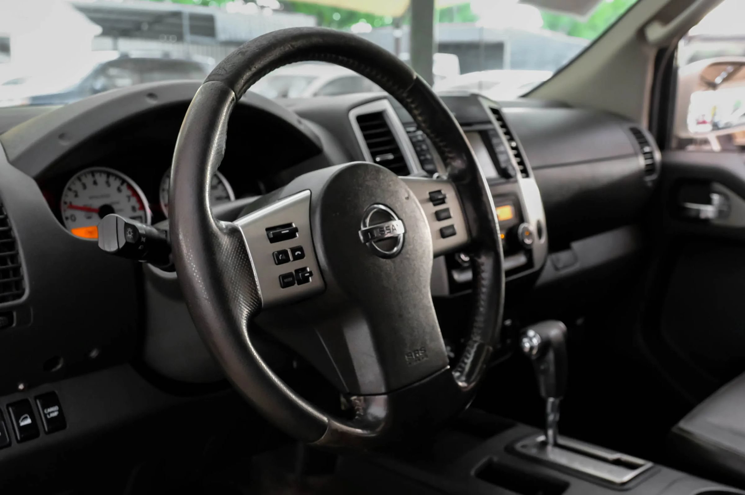 Used 2016 Nissan Frontier PRO-4X w/ Pro-4x Luxury Package AWD/4WD image 16