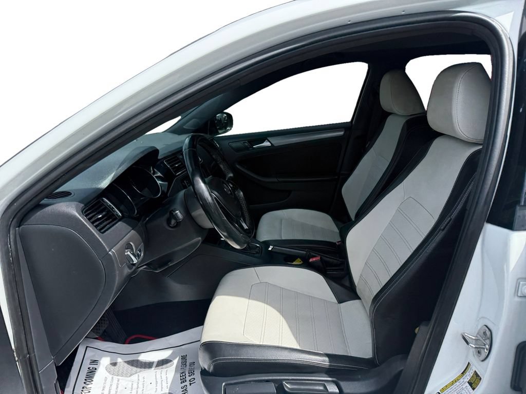 Used 2016 Volkswagen Jetta Sport FWD image 9