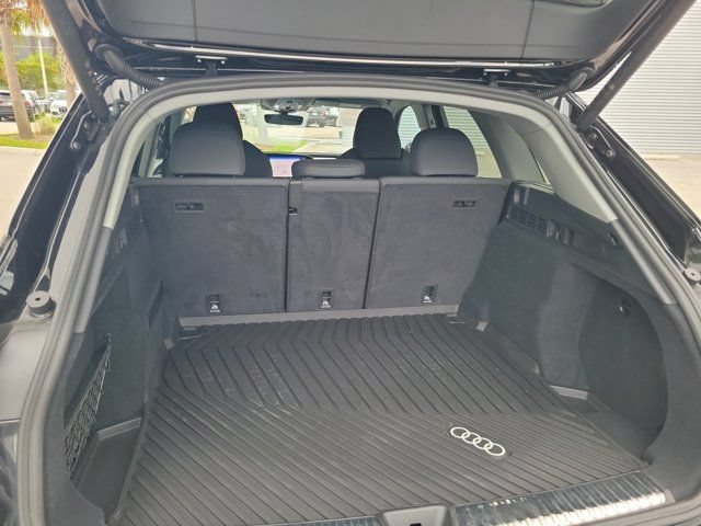 Certified 2025 Audi Q5 Premium Plus w/ Premium Plus AWD/4WD image 7