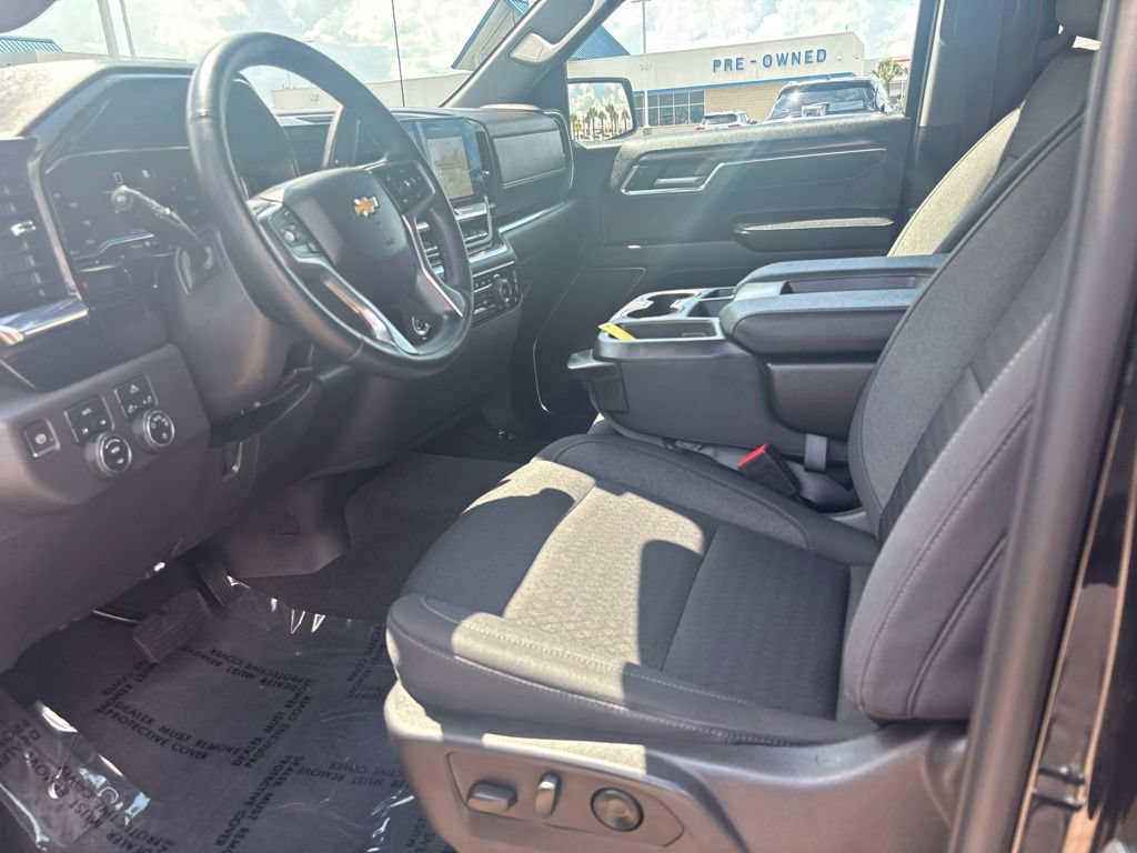 Used 2023 Chevrolet Silverado 1500 LT AWD/4WD image 19