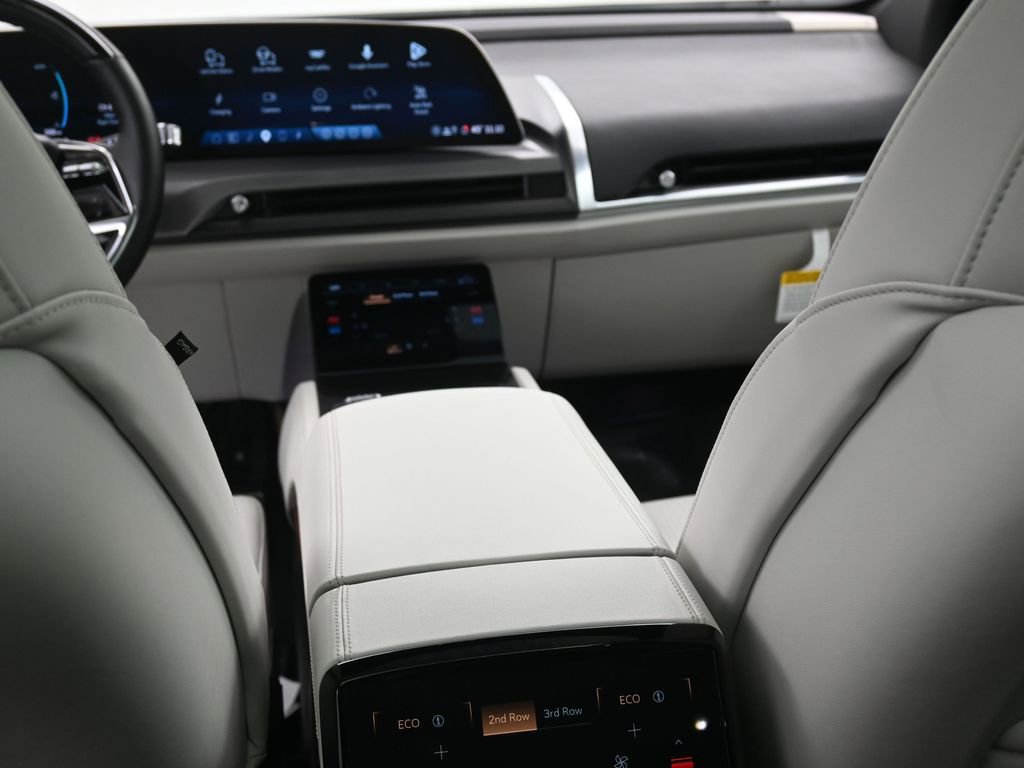Used 2026 Cadillac Vistiq Luxury AWD/4WD image 14