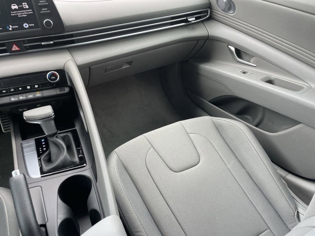 New 2026 Hyundai Elantra Sport FWD image 18