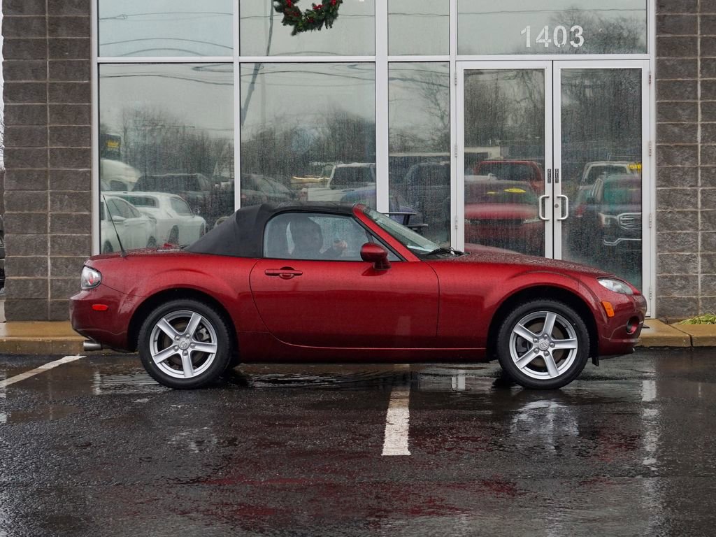 Used 2008 MAZDA MX-5 Miata Sport image 2