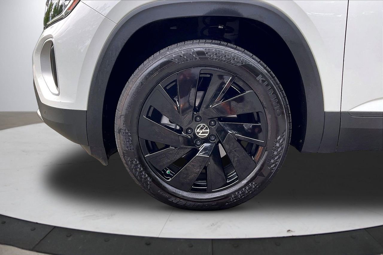 Used 2025 Volkswagen Atlas SE w/ Black Wheel Package AWD/4WD image 34
