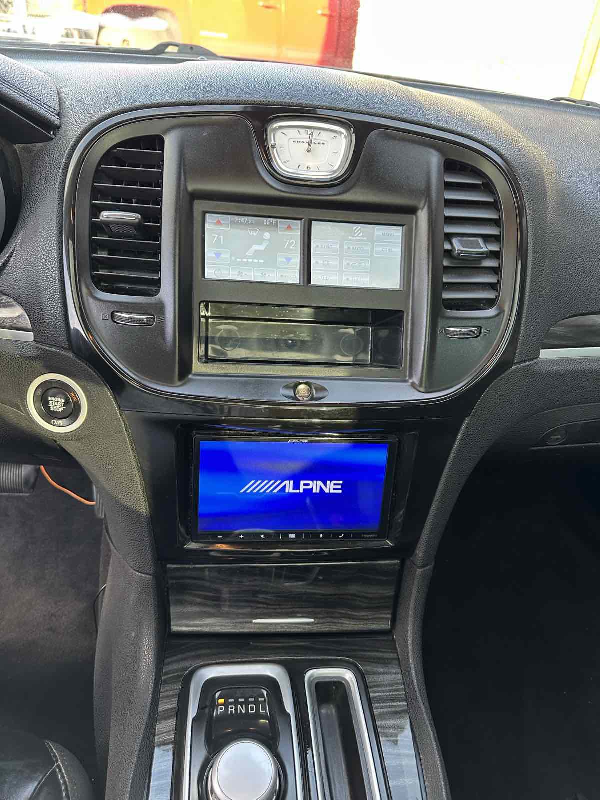 Used 2017 Chrysler 300 Limited w/ Value Package image 10