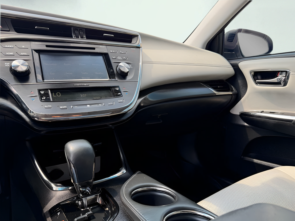 Used 2018 Toyota Avalon Limited w/ Carpet Mat Package FWD image 37