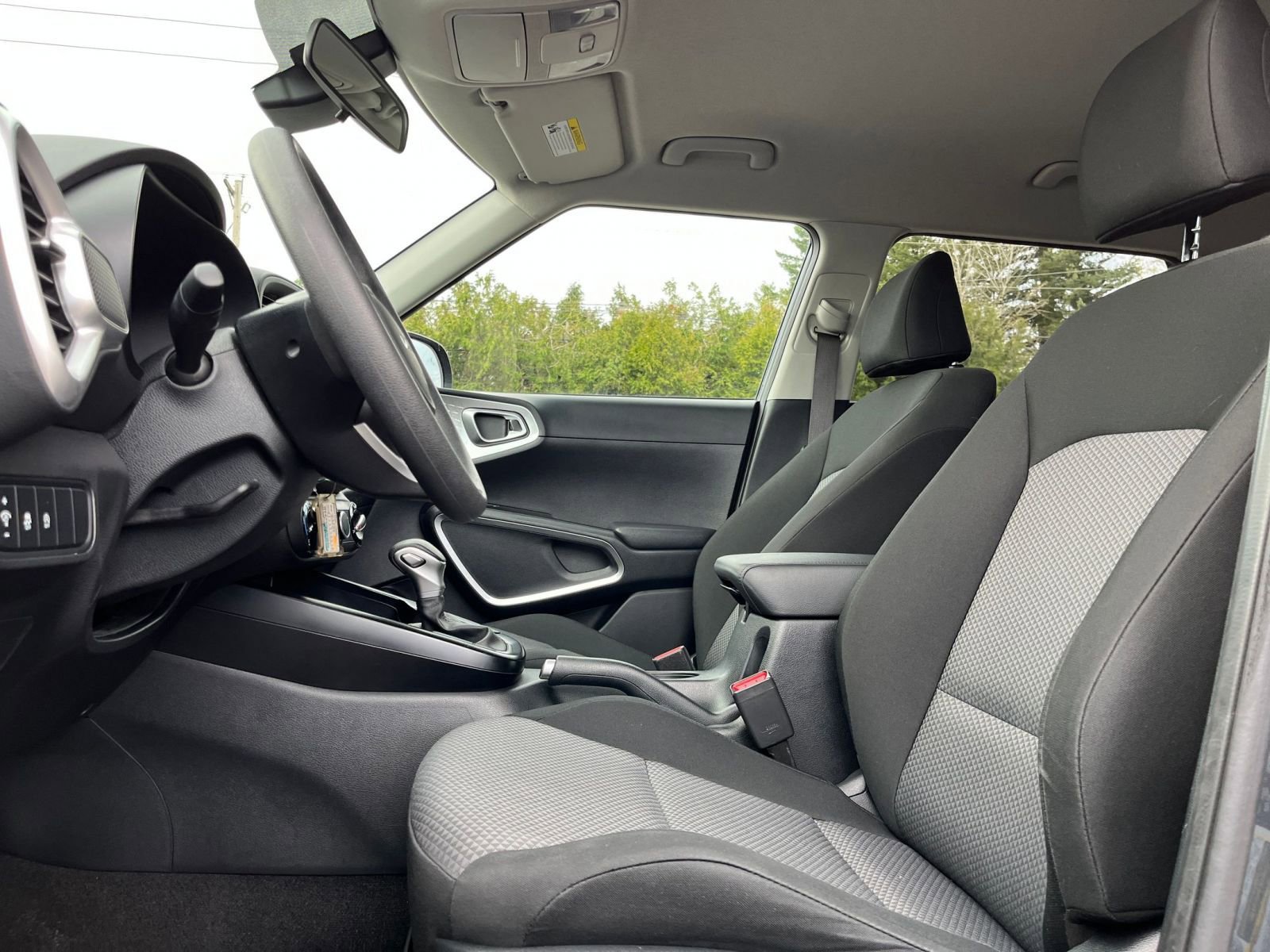 Used 2025 Kia Soul LX w/ LX Technology Package image 24