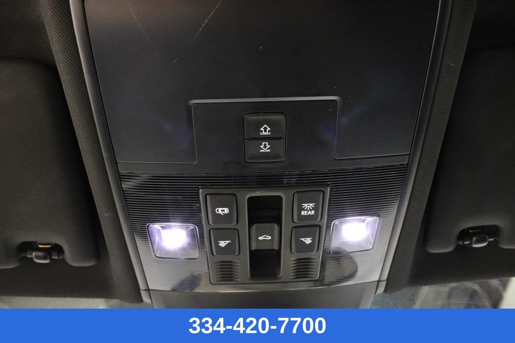 Certified 2022 Volkswagen Tiguan SEL R-Line image 27