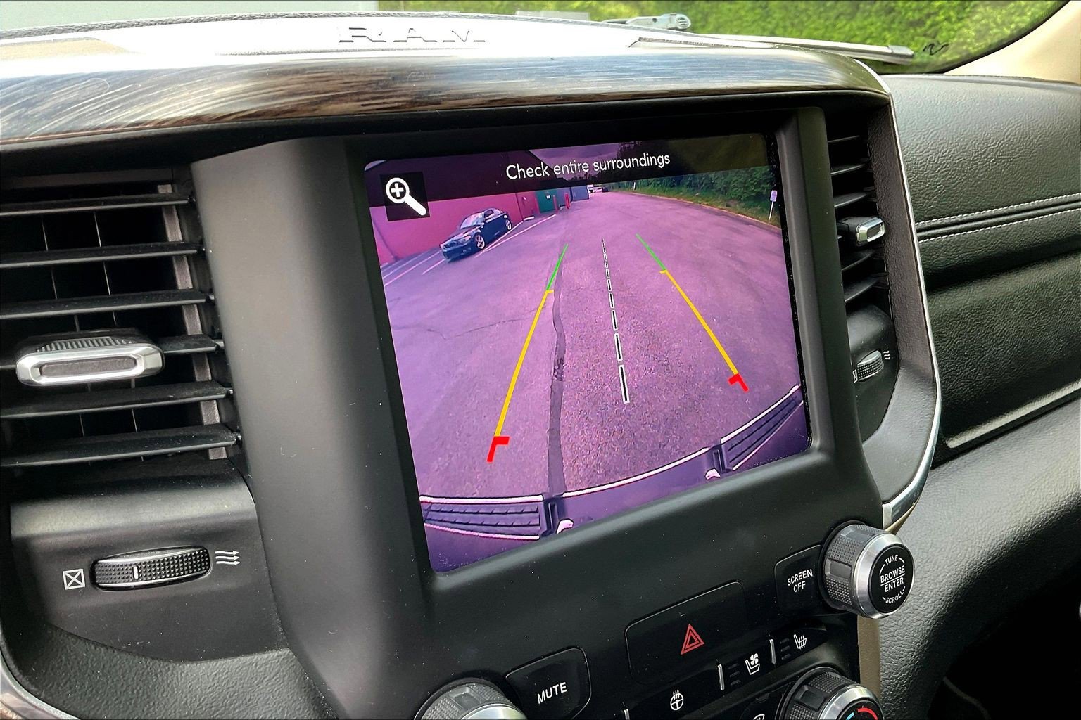 Used 2020 RAM 1500 Laramie image 15