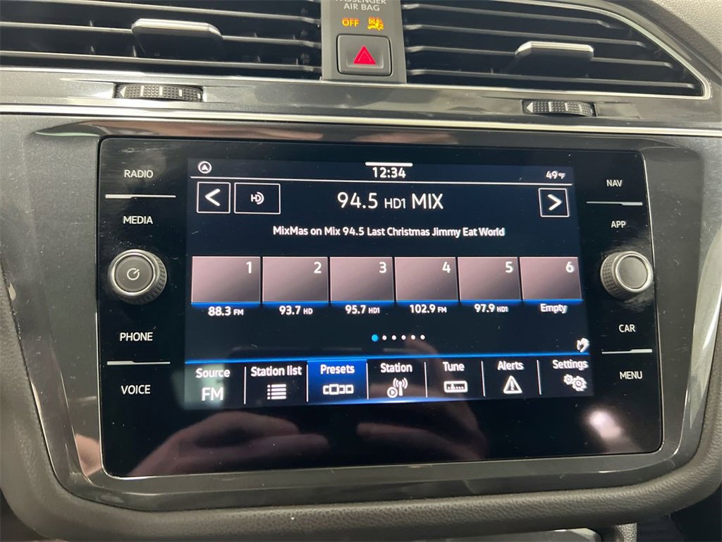 Used 2022 Volkswagen Tiguan SEL R-Line image 13