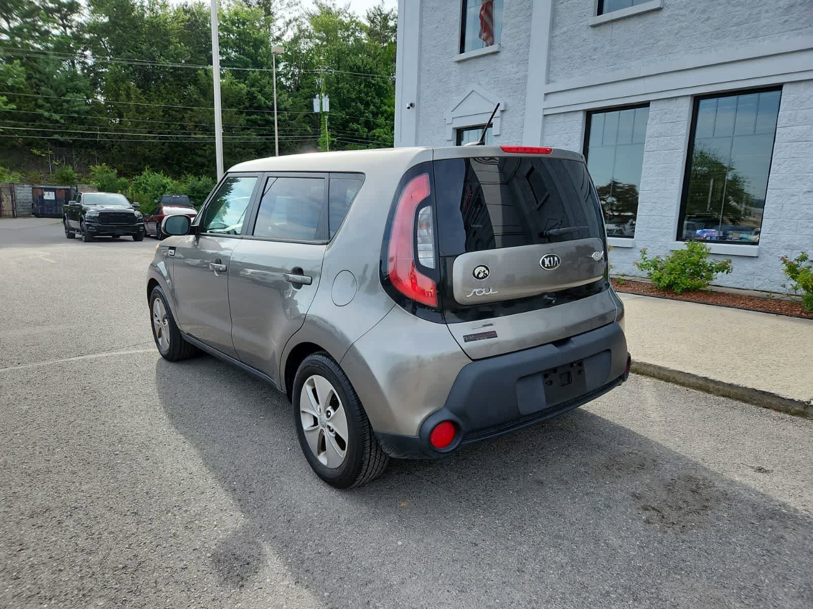 Used 2015 Kia Soul FWD image 3