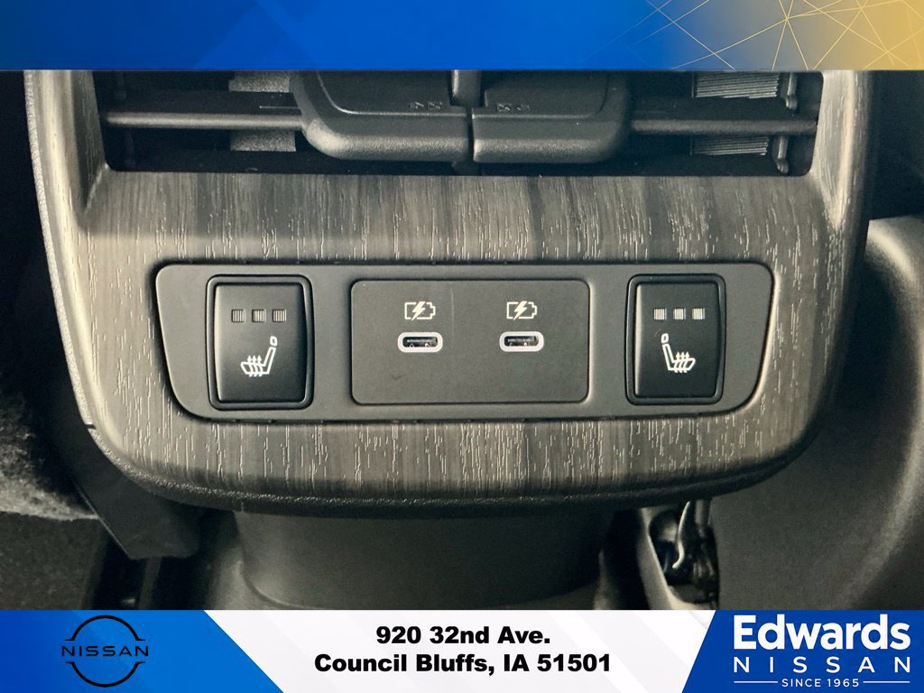 Used 2025 Nissan Ariya FWD image 13