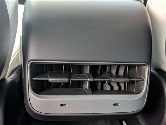 Used 2025 Tesla Model Y Long Range image 16