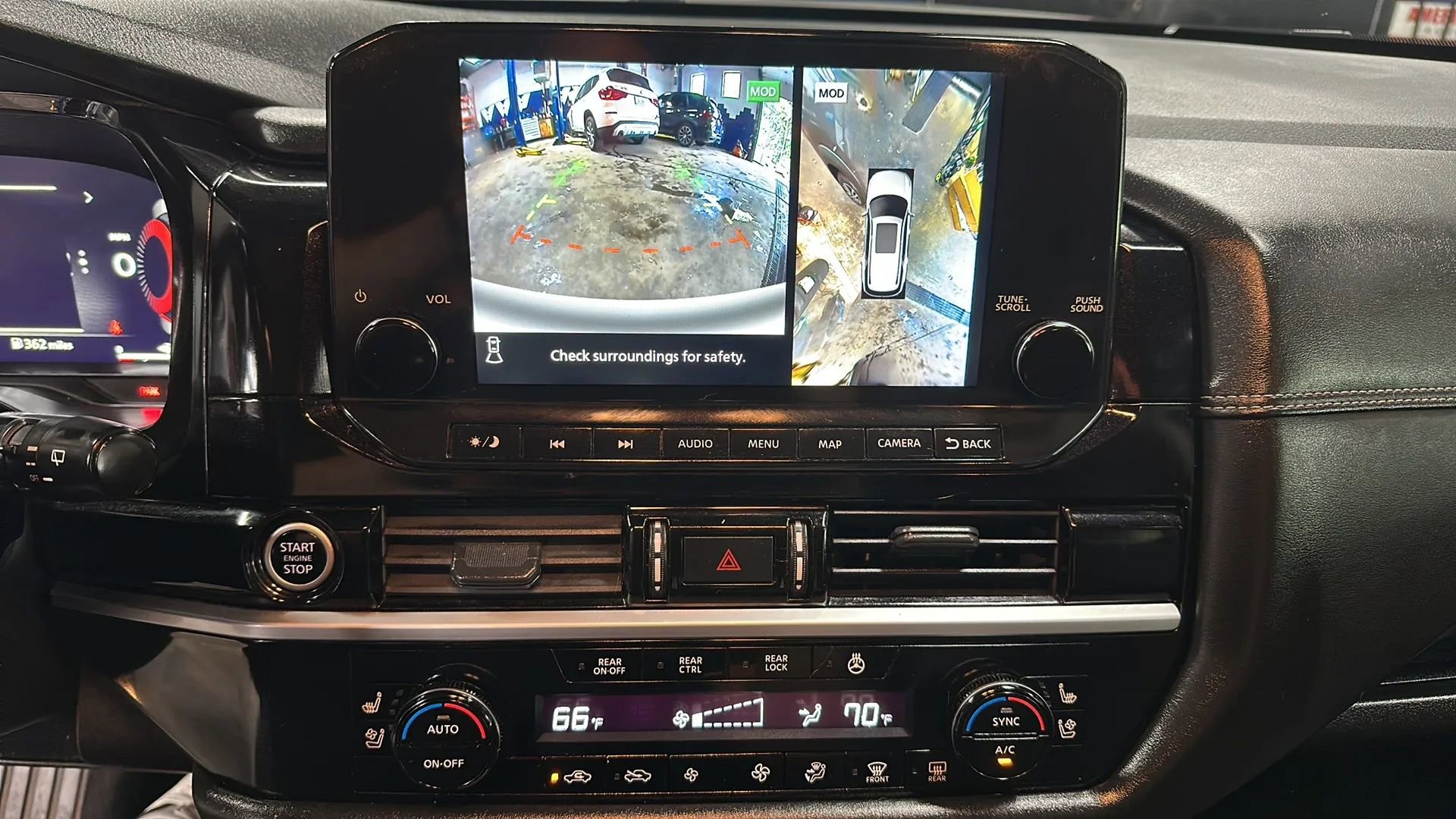 Used 2022 Nissan Pathfinder Platinum w/ Cargo Package image 26