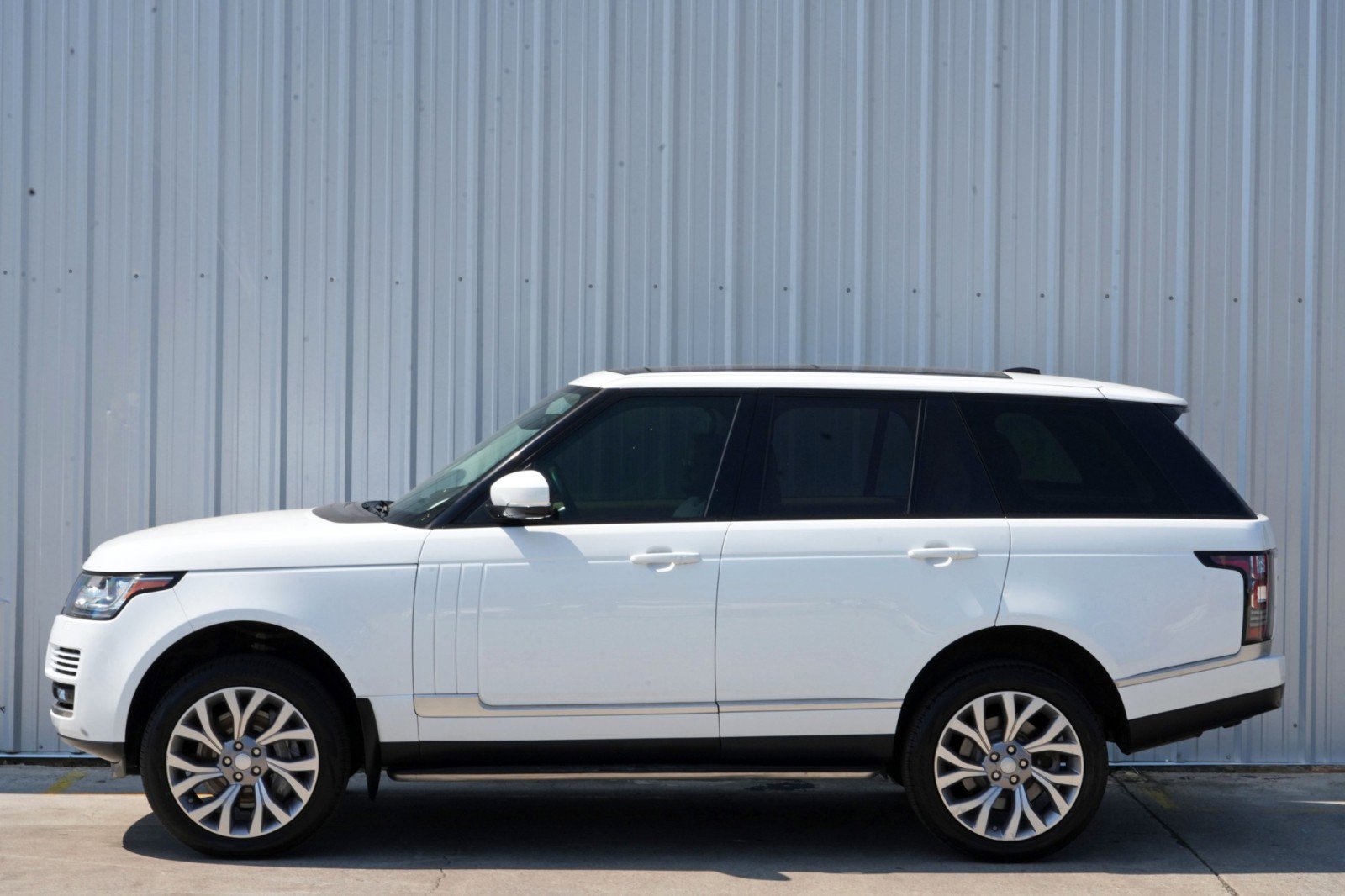 Used 2015 Land Rover Range Rover Supercharged image 52