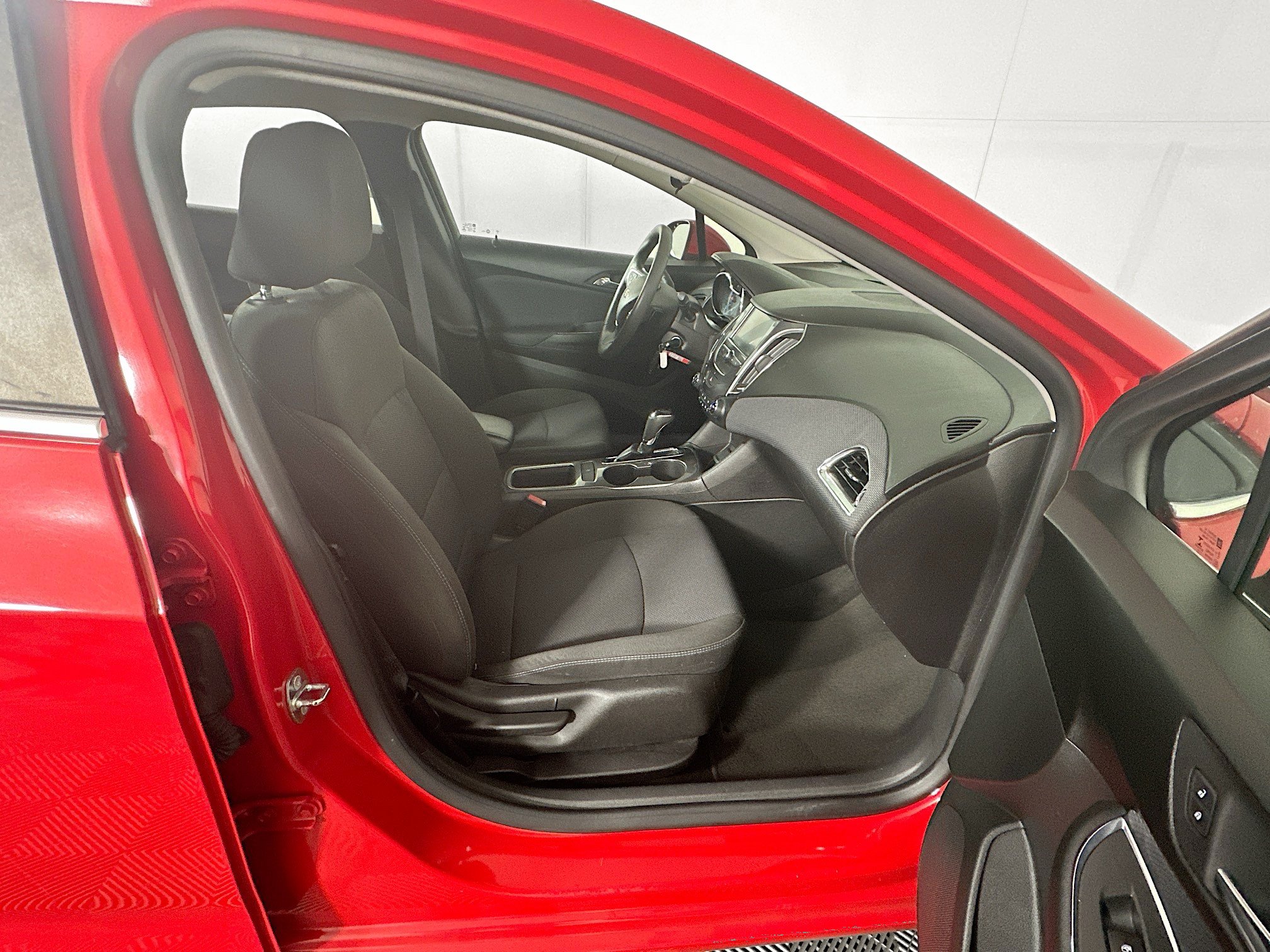 Used 2016 Chevrolet Cruze LT FWD image 28