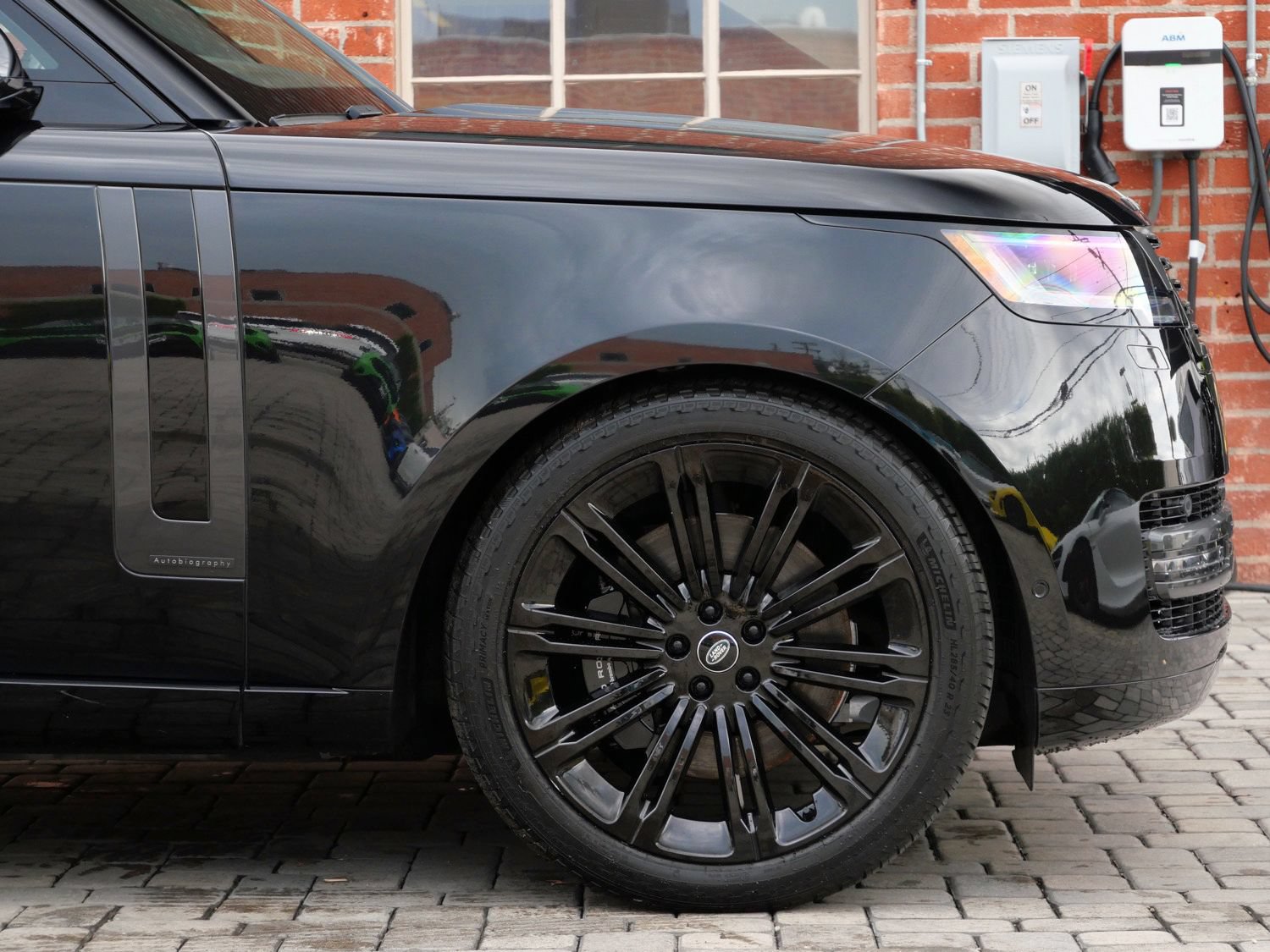 Used 2024 Land Rover Range Rover Long Wheelbase Autobiography AWD/4WD image 6