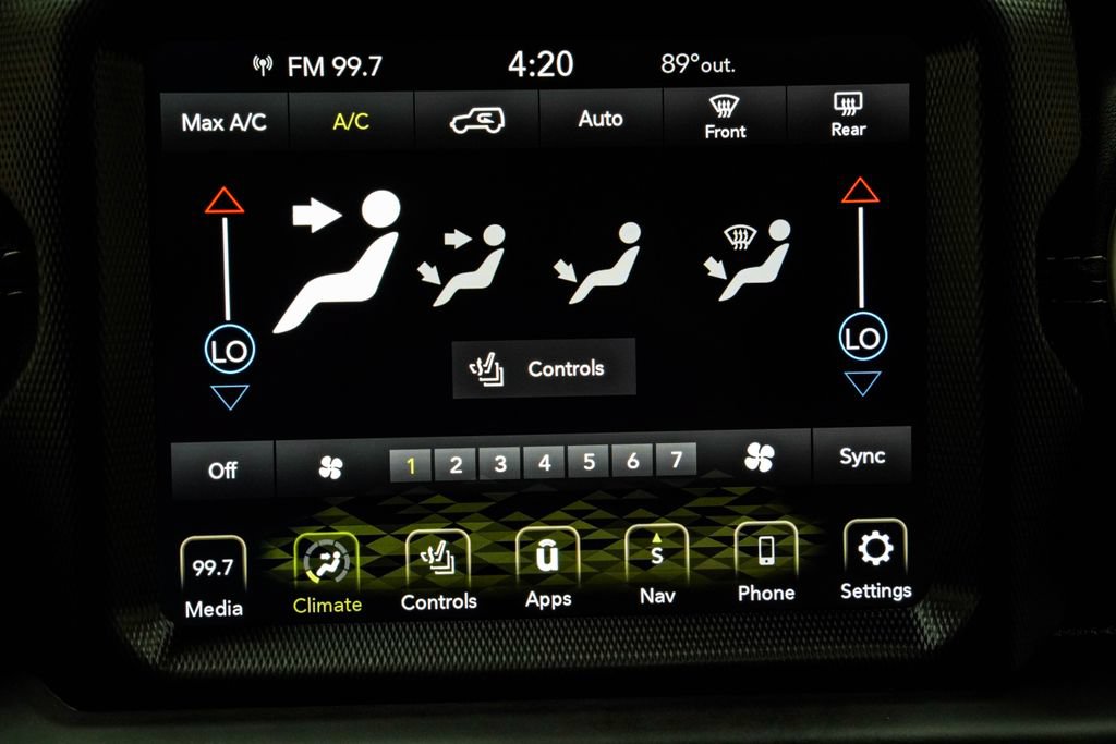 Used 2022 Jeep Wrangler Unlimited Sahara w/ Cold Weather Group AWD/4WD image 33