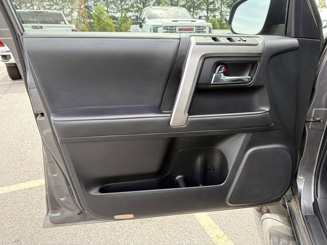 Used 2021 Toyota 4Runner SR5 Premium w/ Moonroof Package RWD image 10