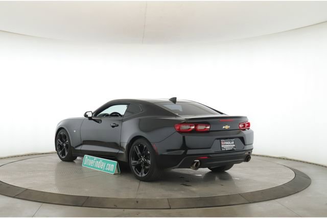 Used 2021 Chevrolet Camaro LT w/ Technology Package image 8