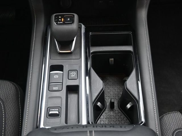 Used 2024 Nissan Pathfinder SV image 28