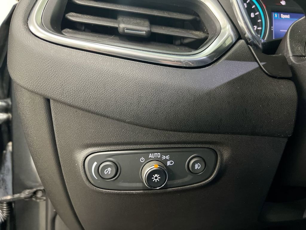 Used 2021 Chevrolet Equinox LT image 18