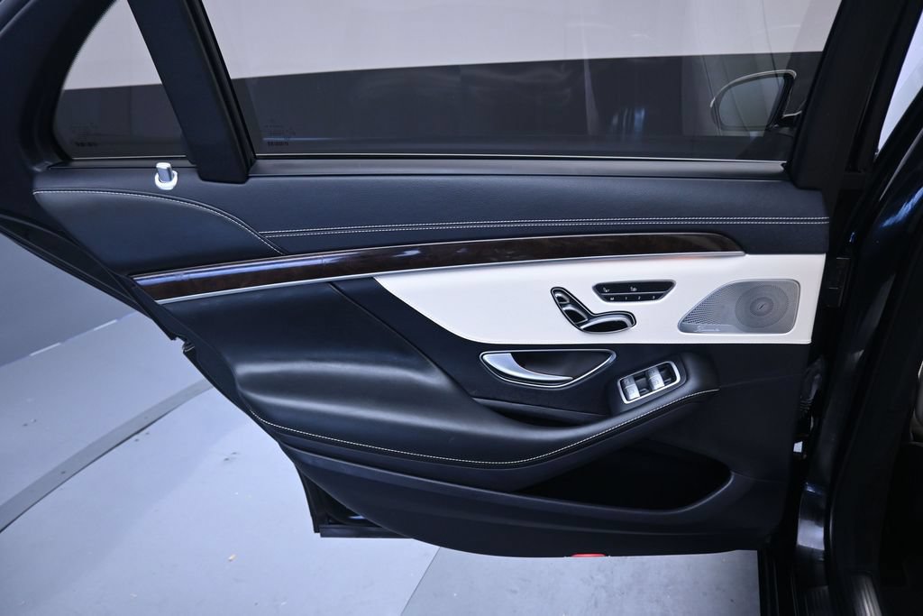 Used 2020 Mercedes-Benz S 450 4MATIC Sedan w/ Premium Package image 34