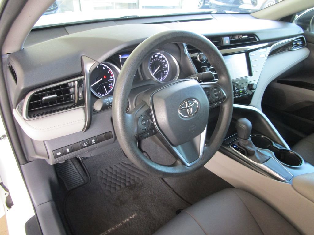 Used 2020 Toyota Camry LE image 18
