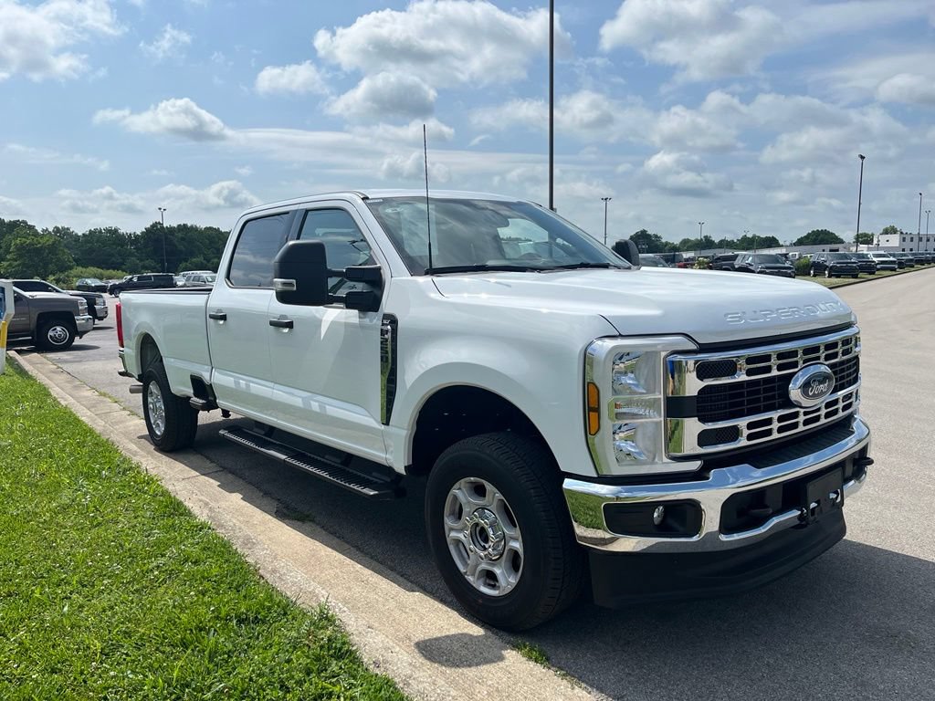 Used 2026 Ford F250 XLT AWD/4WD image 2