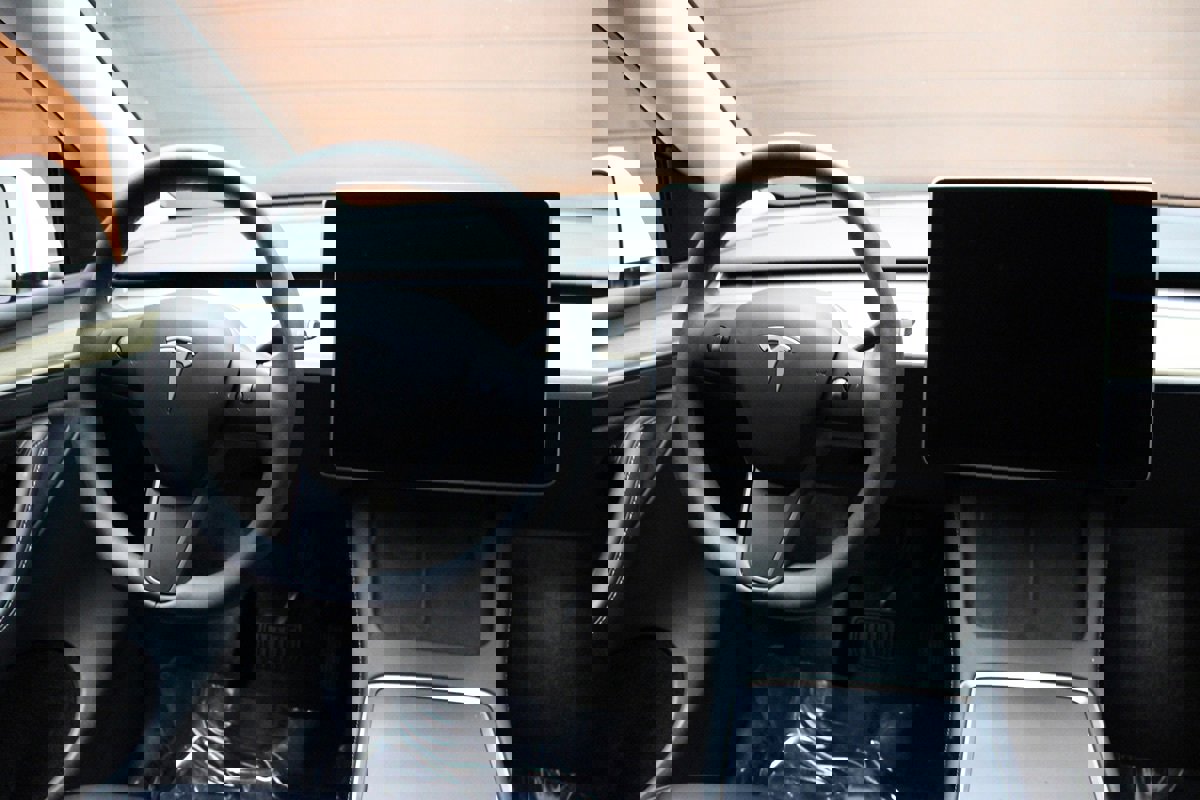 Used 2023 Tesla Model Y Long Range image 19