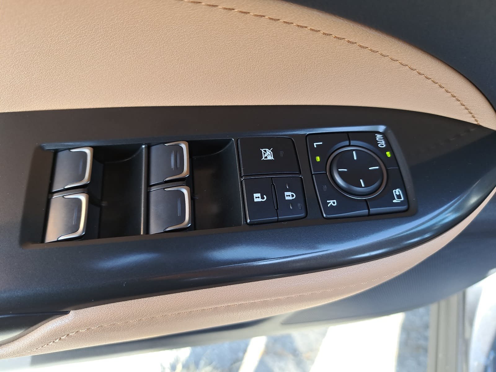Used 2024 Lexus NX 250 FWD w/ Cold Area Package image 31