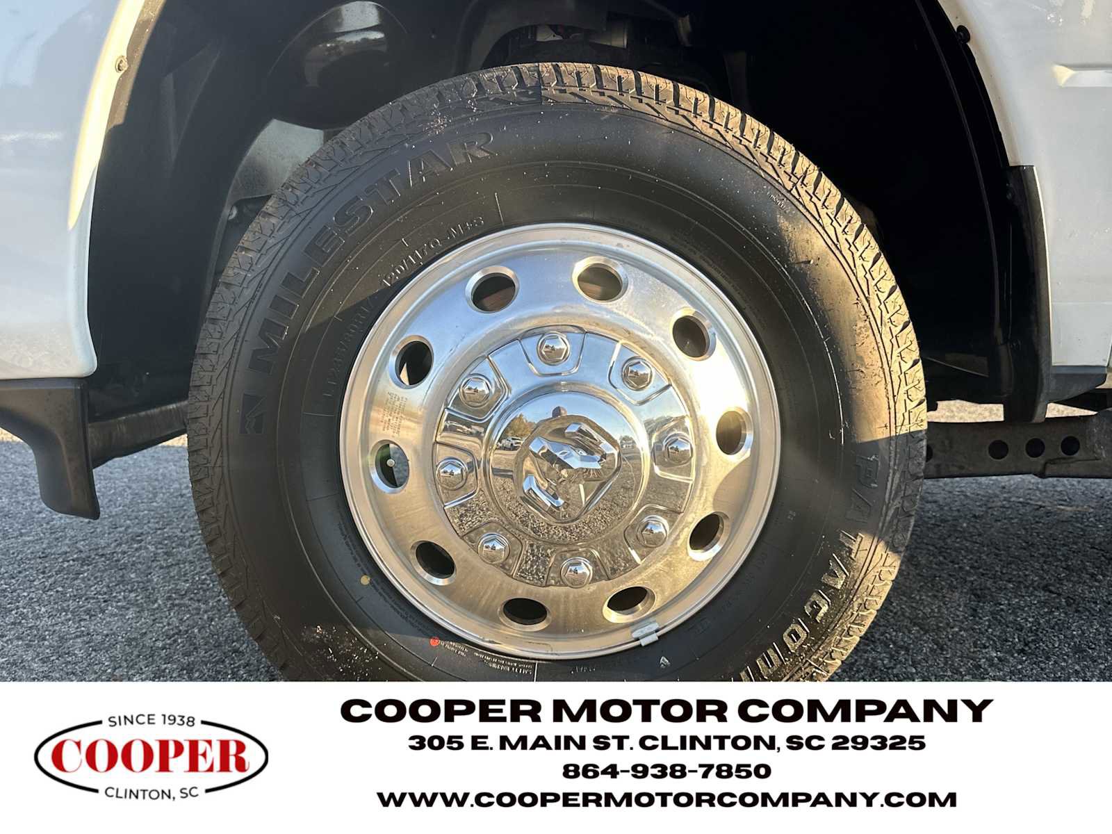 Used 2024 RAM 3500 Laramie image 11