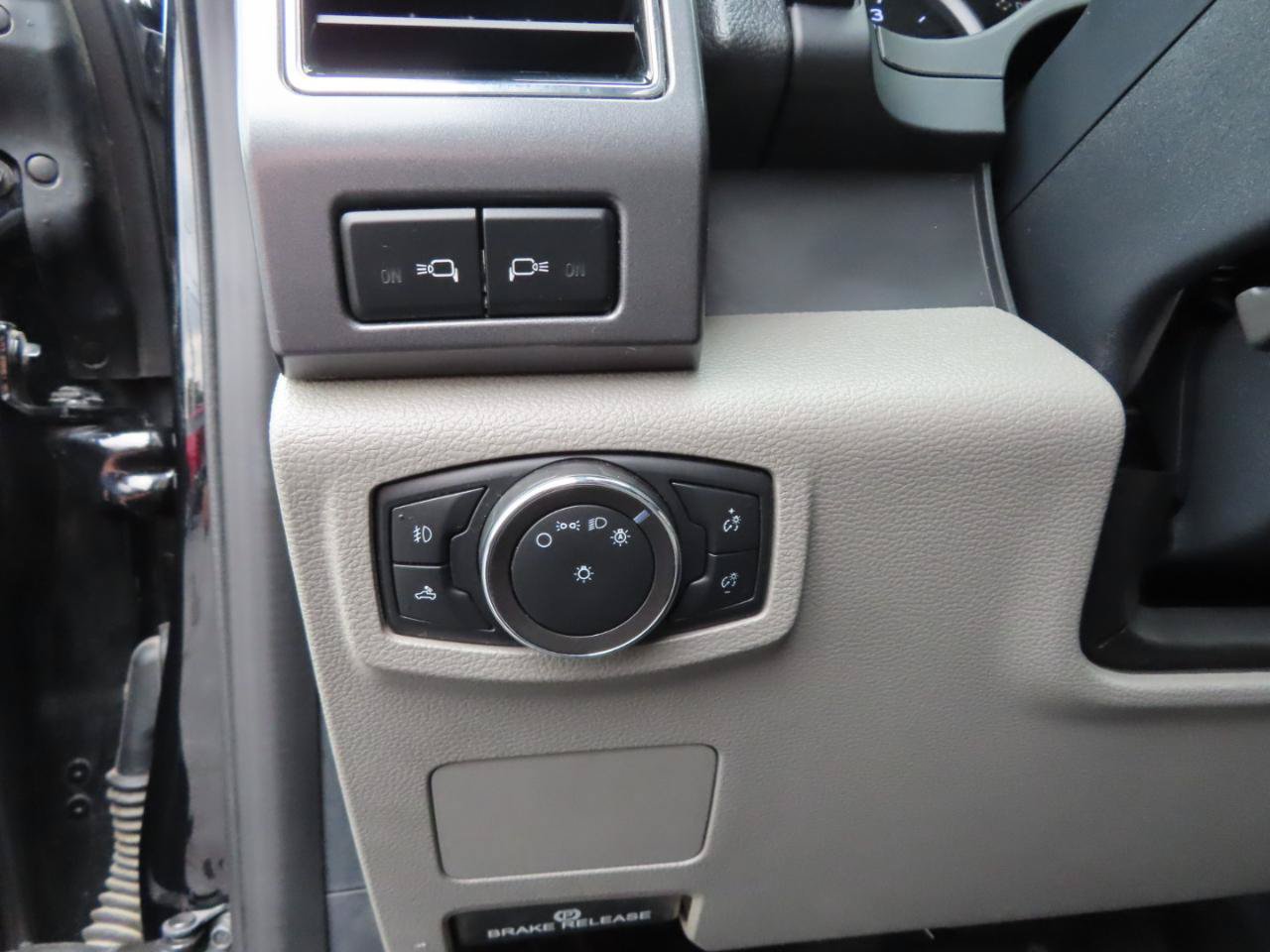 Used 2022 Ford F350 XLT w/ Black Appearance Package AWD/4WD image 27