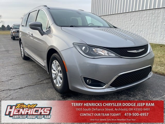 Used 2017 Chrysler Pacifica Touring-L