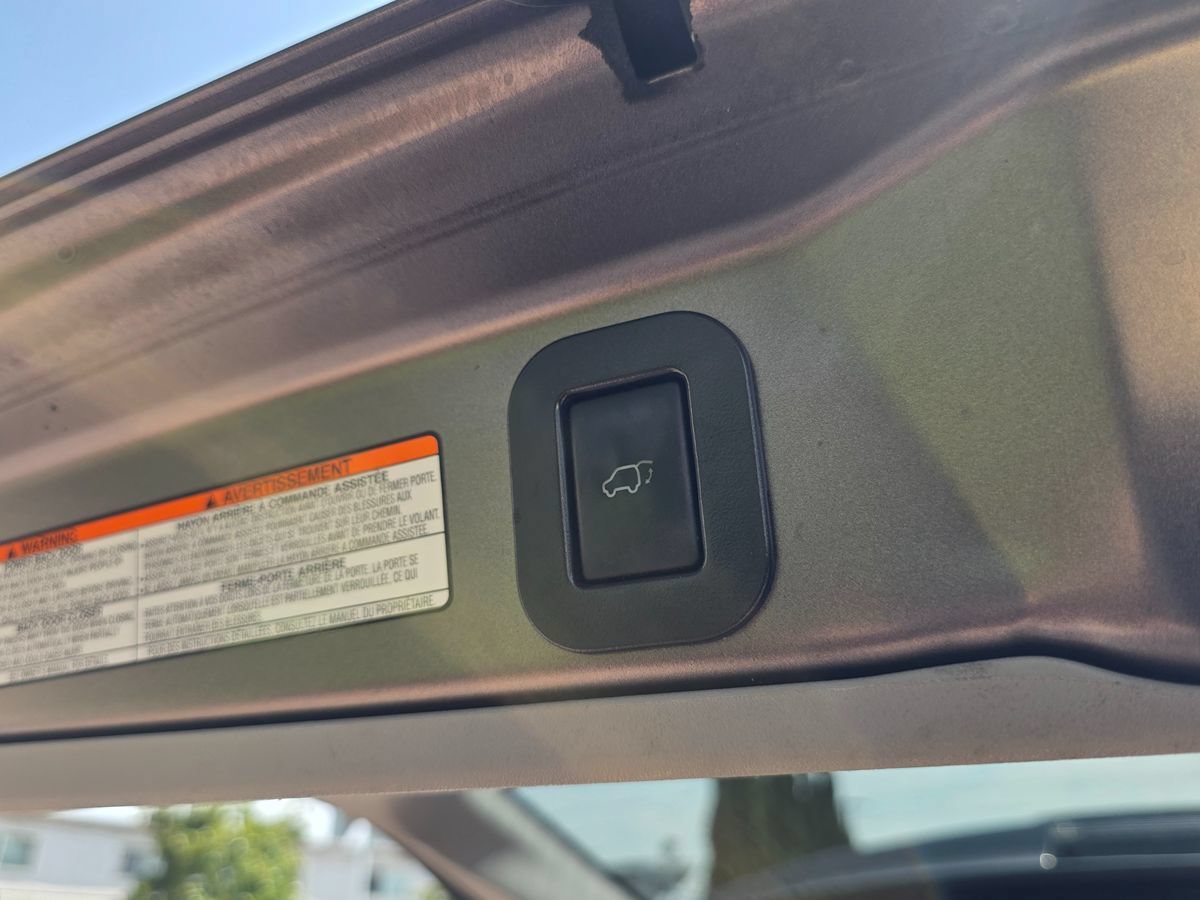 Used 2019 Toyota Sienna XLE w/ XLE Navigation Package FWD image 22