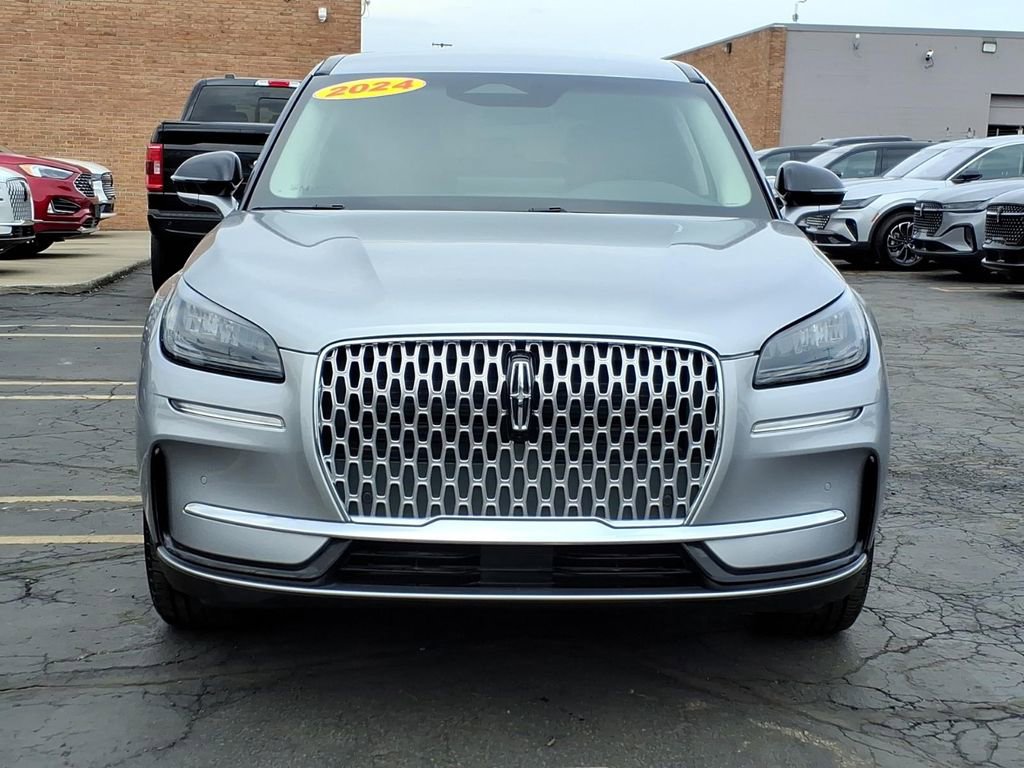 Used 2024 Lincoln Corsair AWD w/ Equipment Group 101A image 2