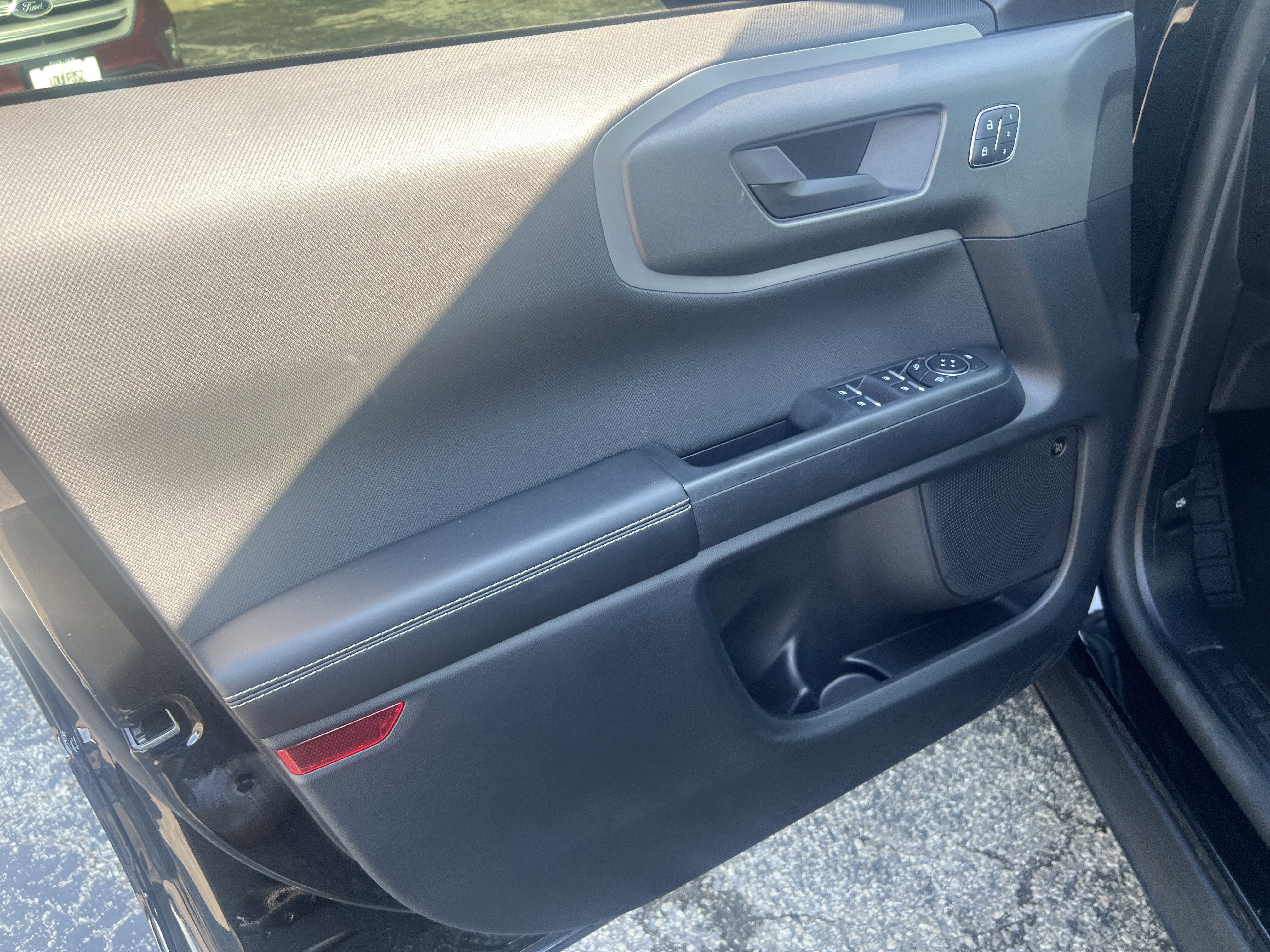 Certified 2025 Ford Bronco Sport Outer Banks w/ Outer Banks Tech Package+ AWD/4WD image 8
