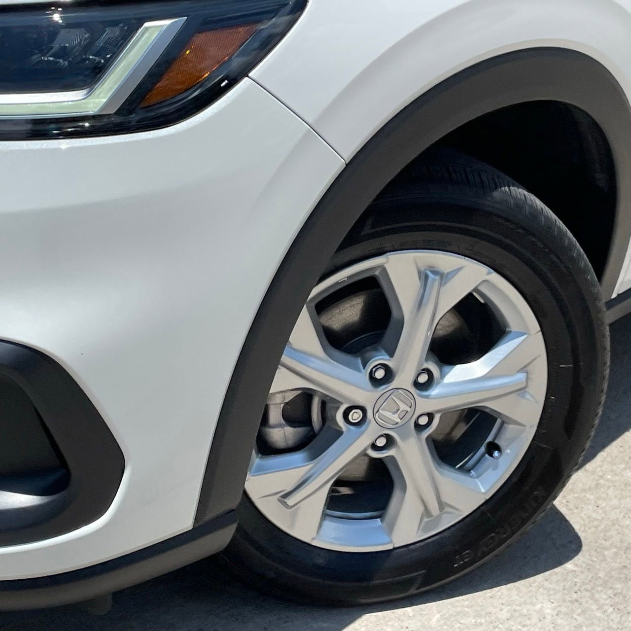Used 2025 Honda HR-V LX image 8