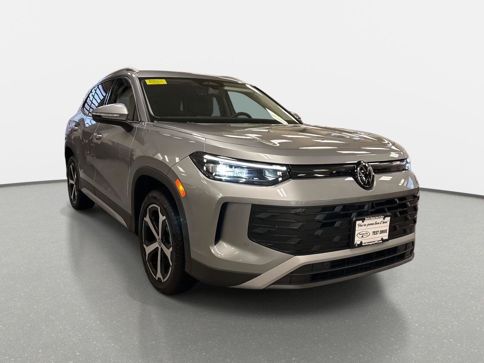 New 2026 Volkswagen Tiguan SE image 3