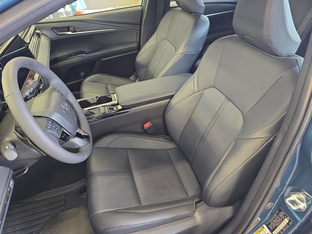 Used 2025 Toyota Camry XSE image 17
