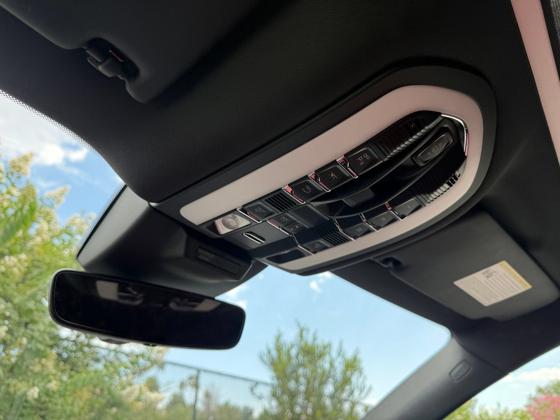 New 2025 Porsche Macan AWD/4WD image 18