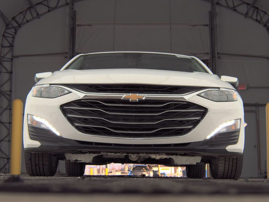 Used 2024 Chevrolet Malibu LT FWD image 3