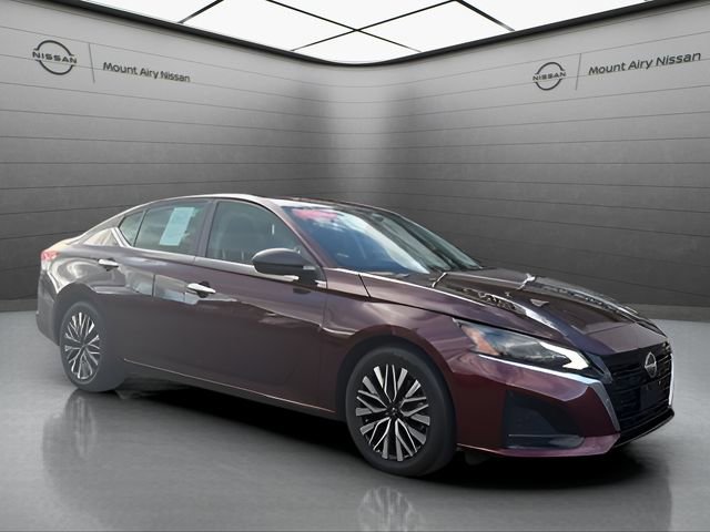Certified 2024 Nissan Altima 2.5 SV image 1