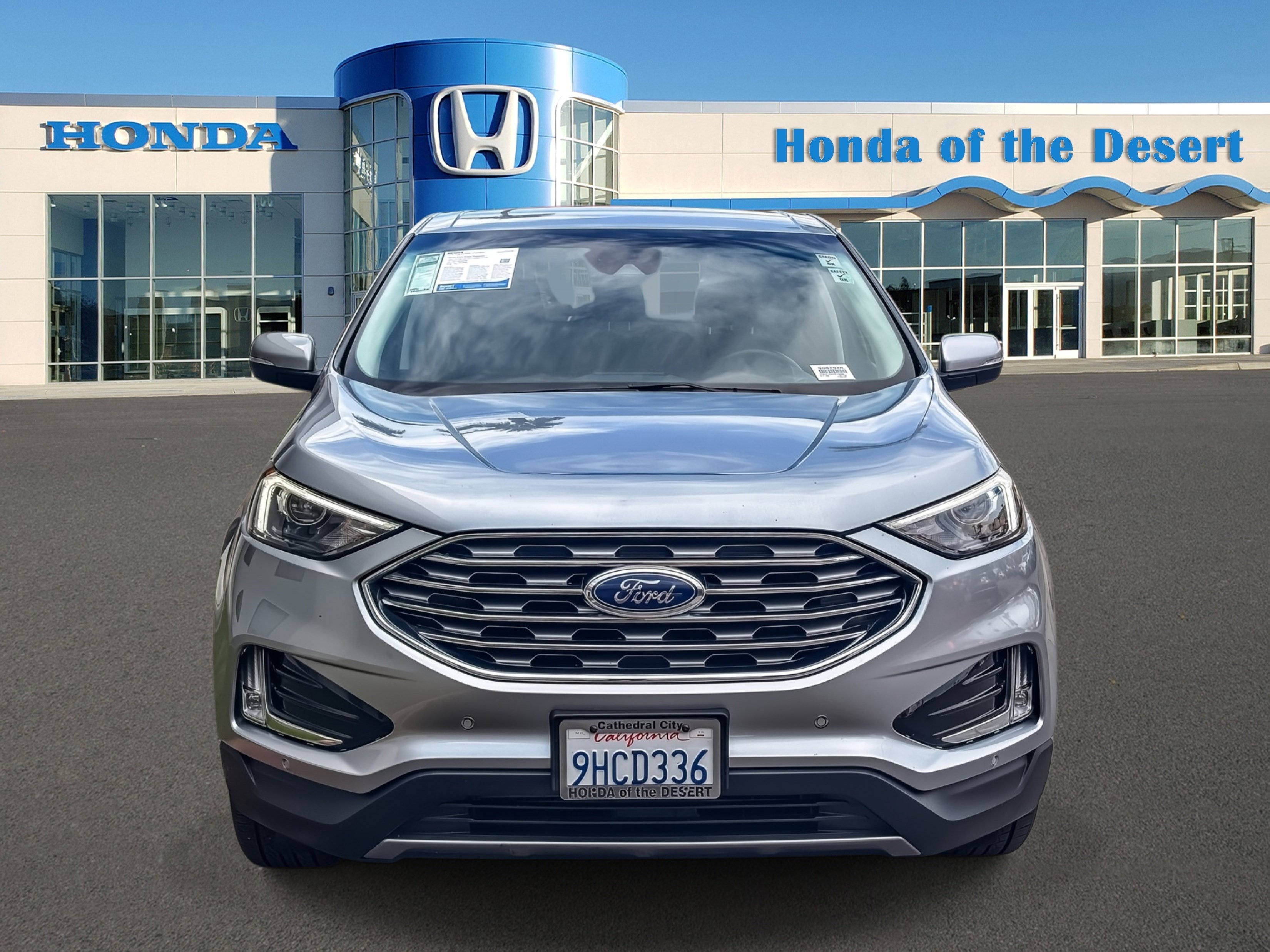 Used 2023 Ford Edge Titanium image 2