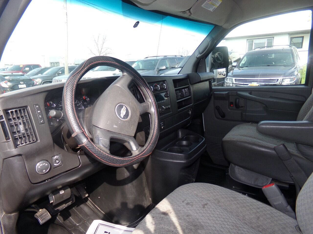 Used 2009 Chevrolet Express 3500 image 13