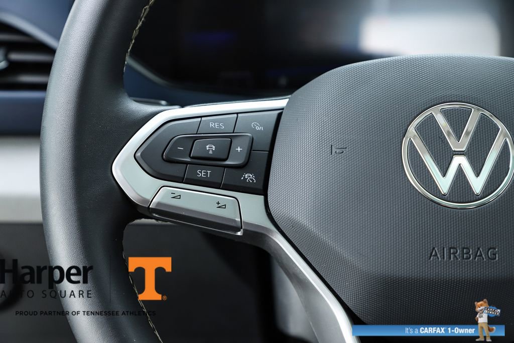 Used 2023 Volkswagen Taos SE w/ Panoramic Sunroof Package image 58