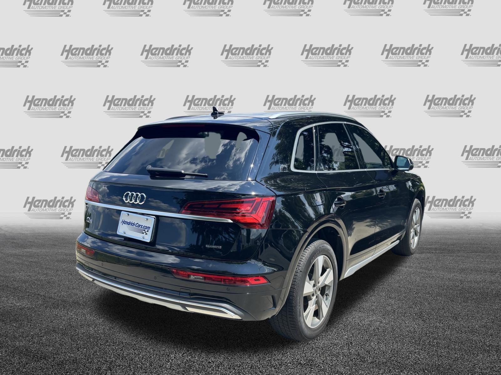 Used 2023 Audi Q5 2.0T Premium w/ Convenience Package AWD/4WD image 11